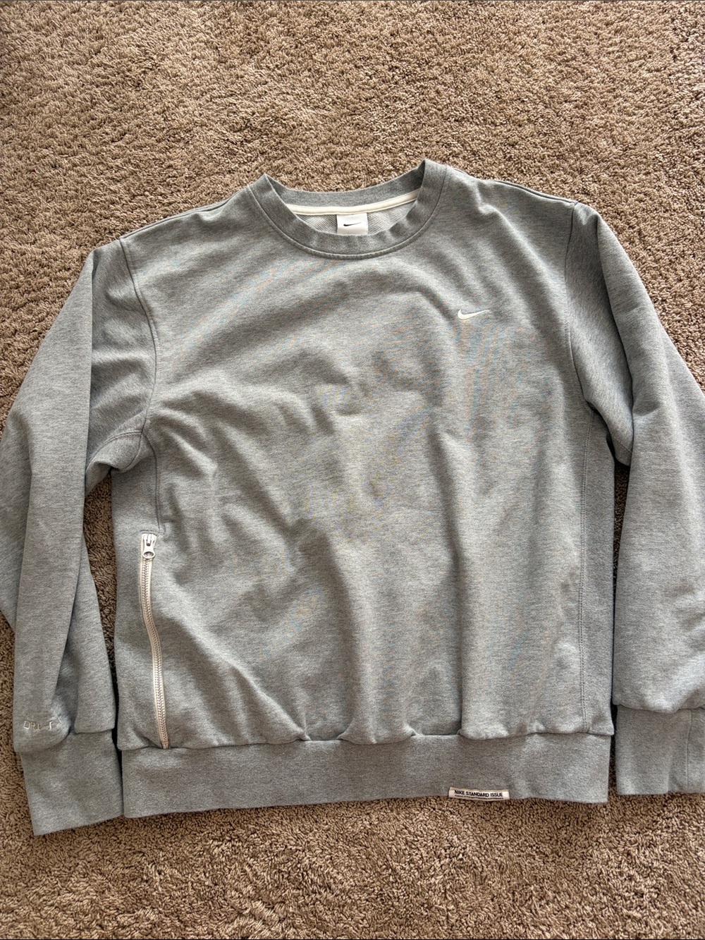 Nike men’s Light Grey Crewneck Sweatshirt with Zip Pocket M
